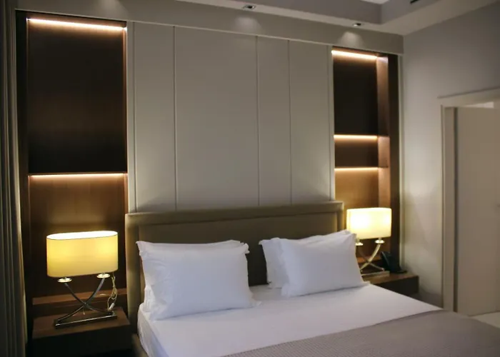 君主酒店 2* 爱尔巴桑