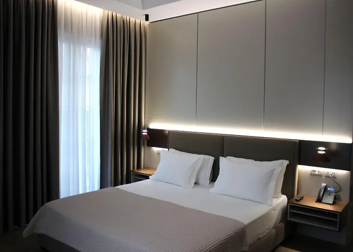 君主酒店 2* 爱尔巴桑