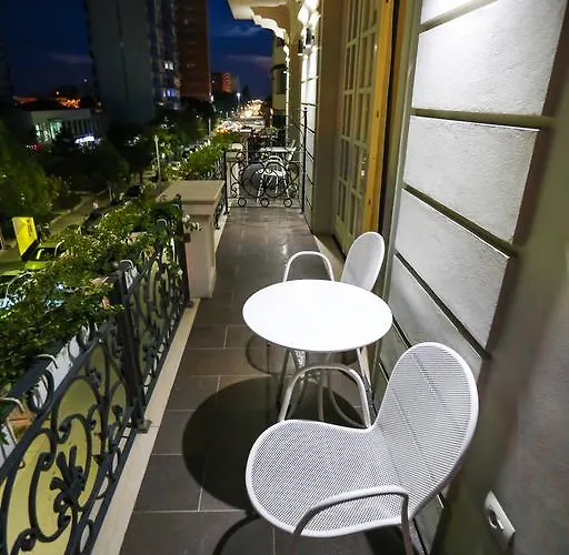 君主酒店 2* 爱尔巴桑