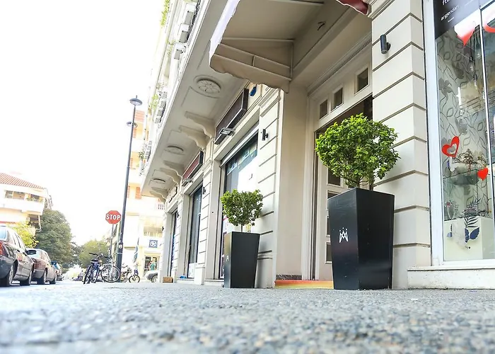 君主酒店 2* 爱尔巴桑