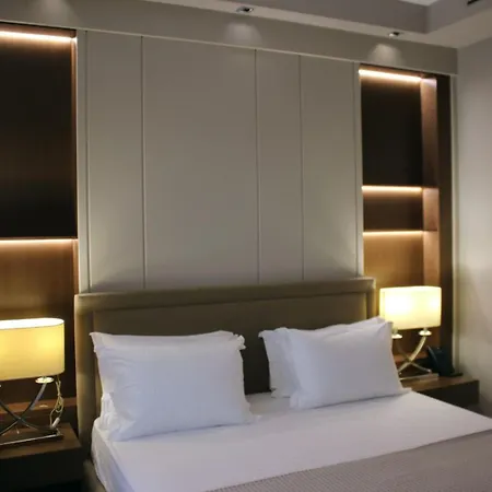 Monarch 2* Ελβασάν